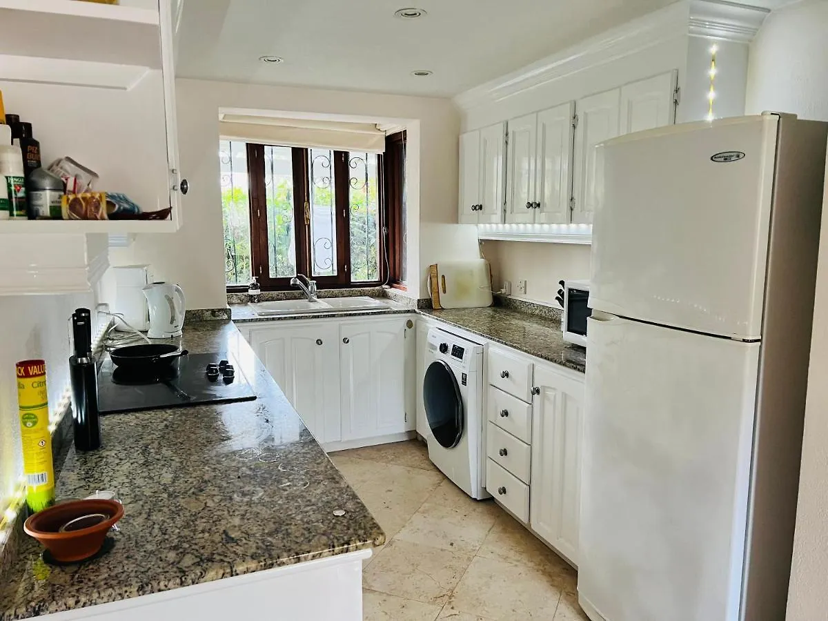 Villa Mango Crescent Saint James 0*,  Barbados
